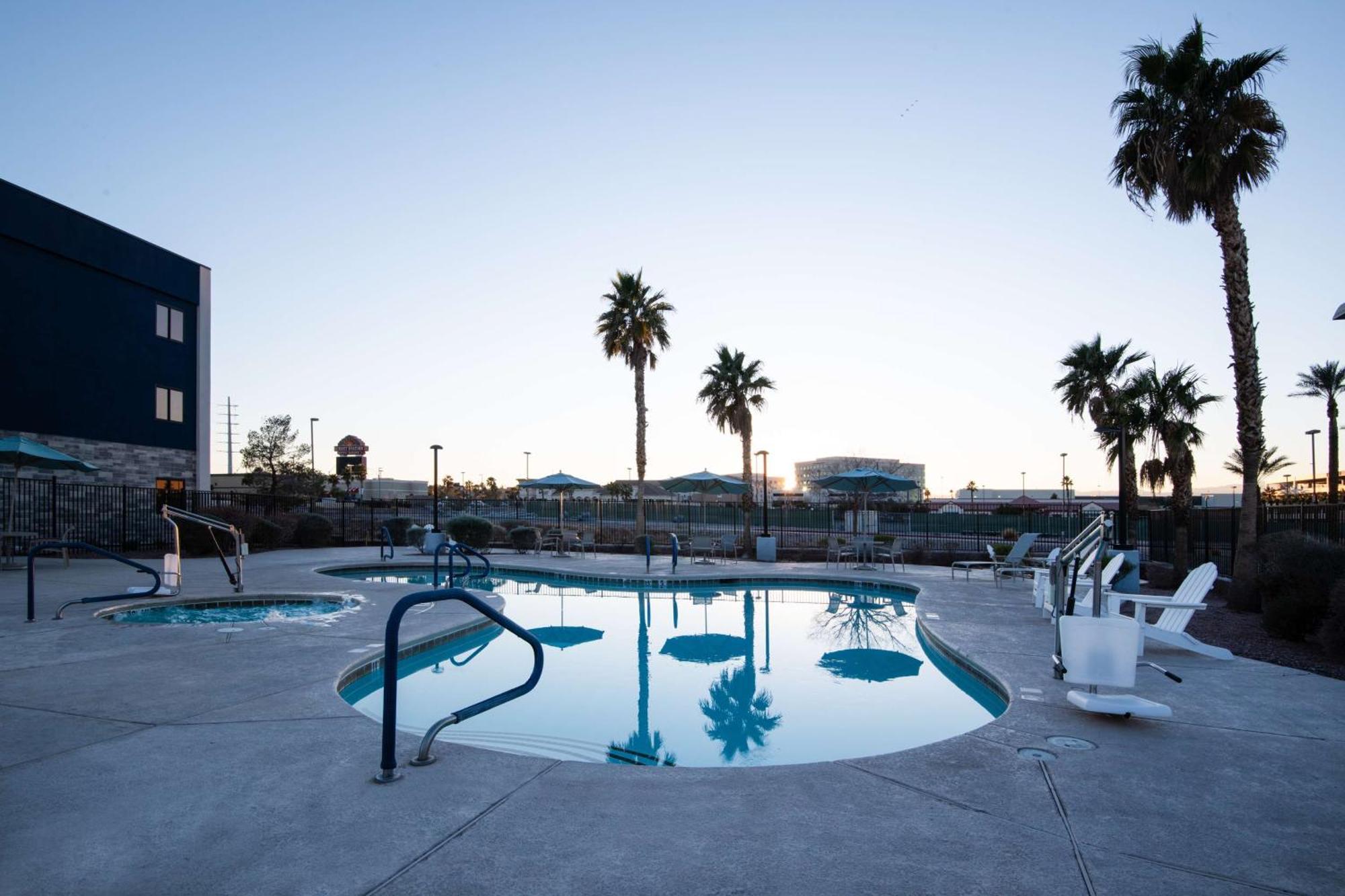 Hampton Inn & Suites Las Vegas-Henderson מראה חיצוני תמונה